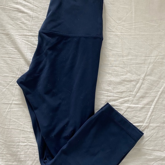 Lululemon align leggings in navy size 6, 21” - Picture 4 of 4